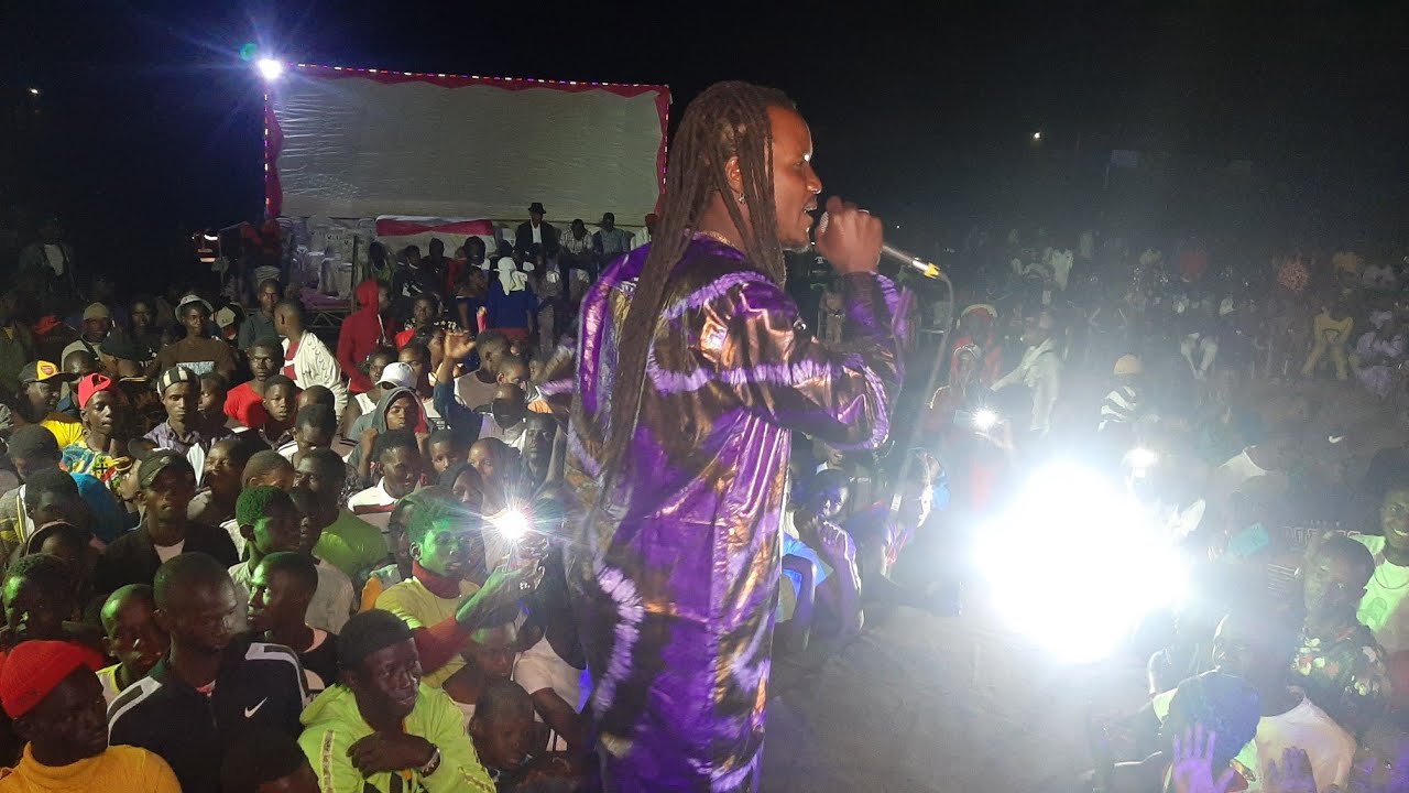 la fin du Concert: Soirée culturelle de Bandi mic à  Velingara du 31 décembre