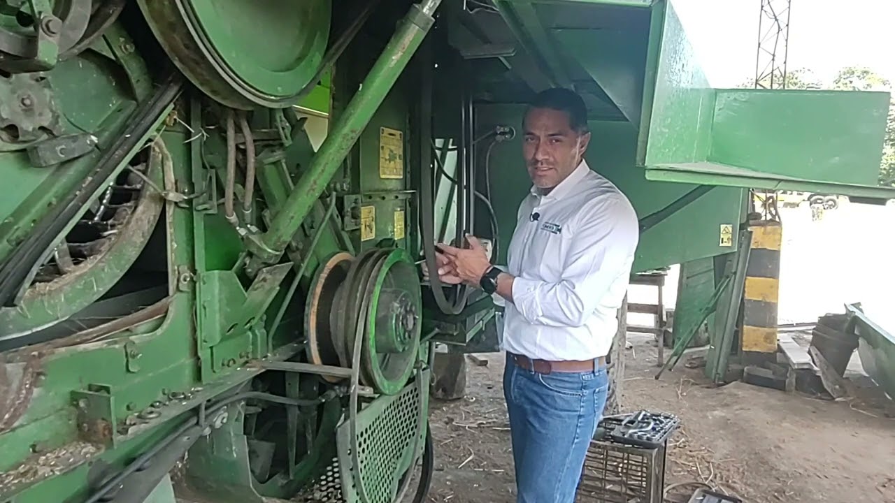 Verificación de correas en la cosechadora de granos