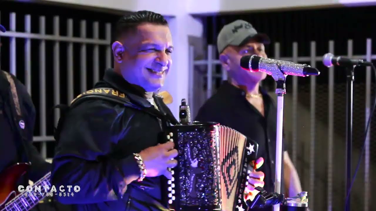 Francis Lantigua La Que Me Paga Todo (En Vivo)