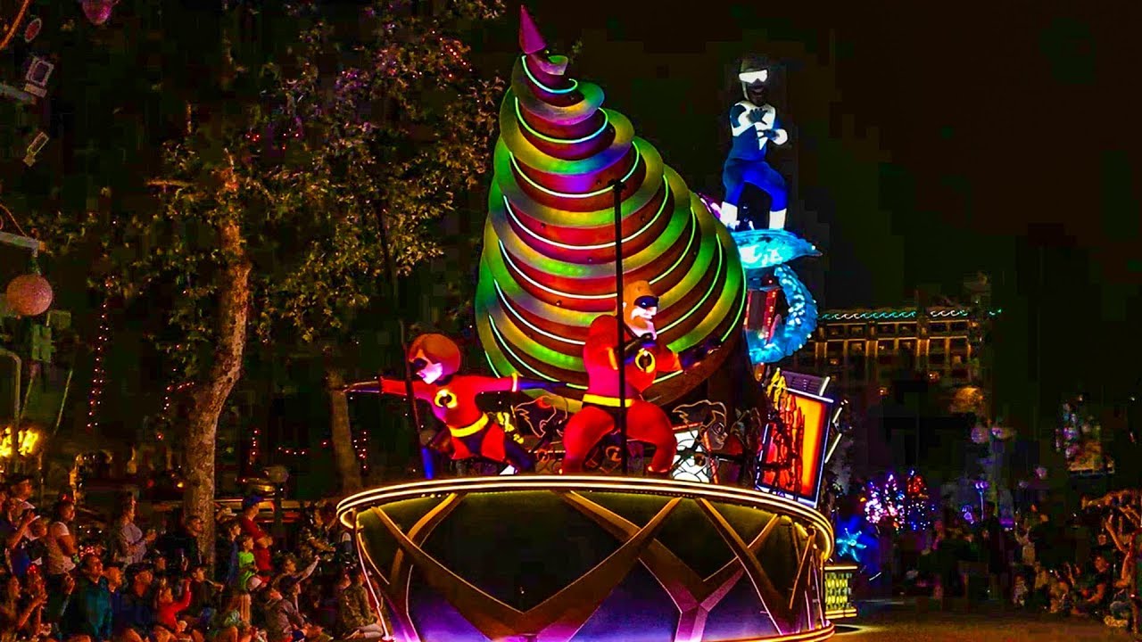 Paint the Night Parade Full Show with New Incredibles Float HD