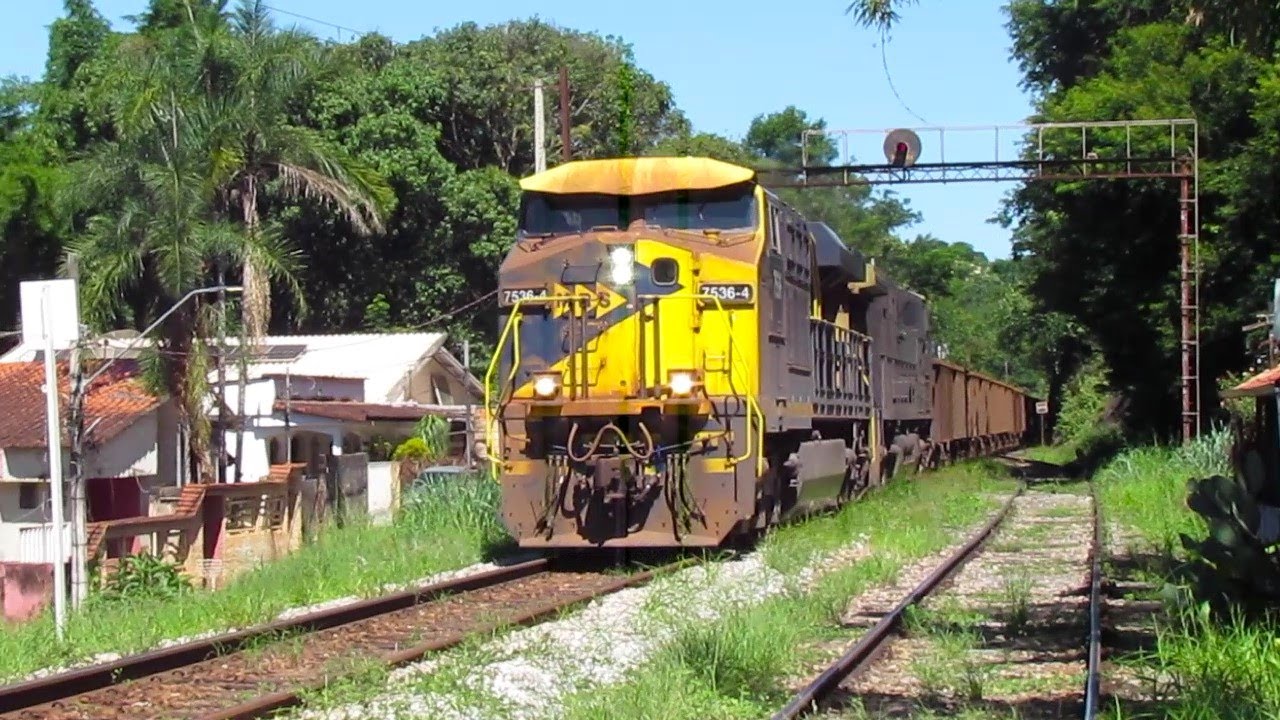 2 Trens de Minério Passando Pelo Pátio da Estação de Brumadinho/MG