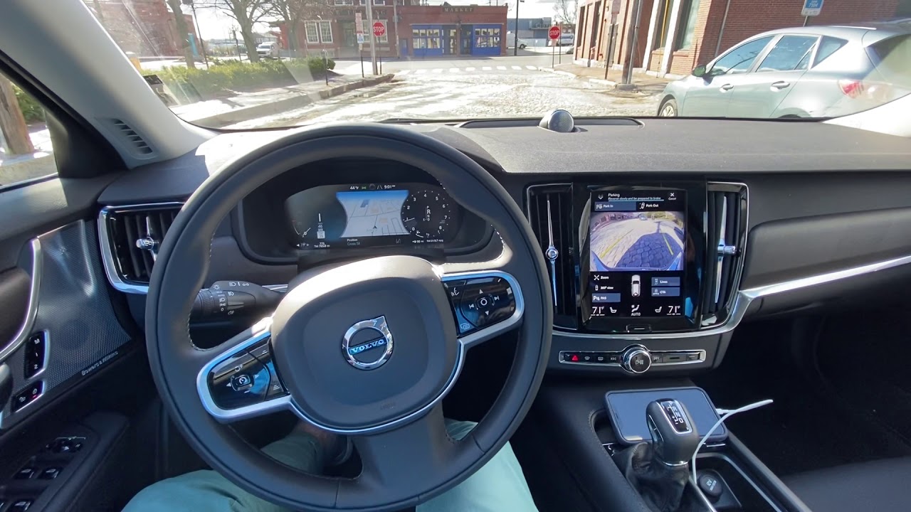 Demo of Volvo Park Assist Pilot Parallel Parking in a Tight Spot