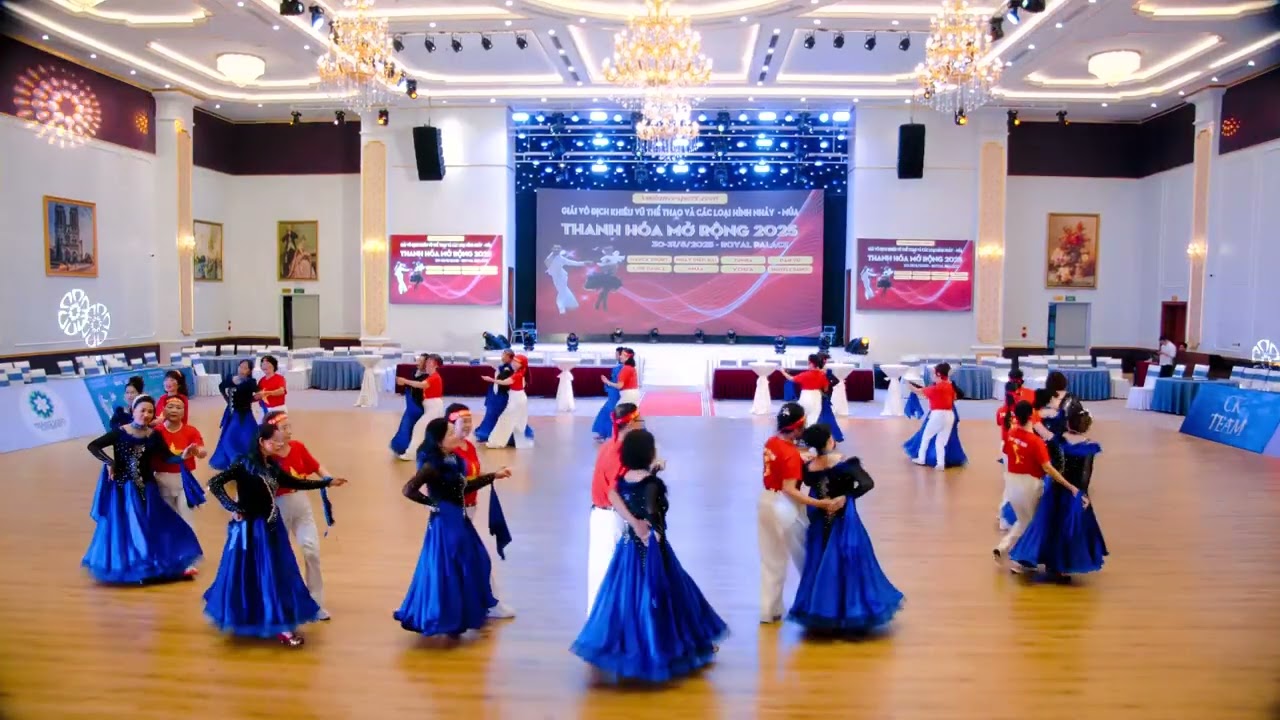 Vũ điệu Valser trên nền nhạc: “Mùa xuân đầu tiên”. CLB Khiêu Vũ Anh Đào dự thi giải NHẤT. Năm 2025.