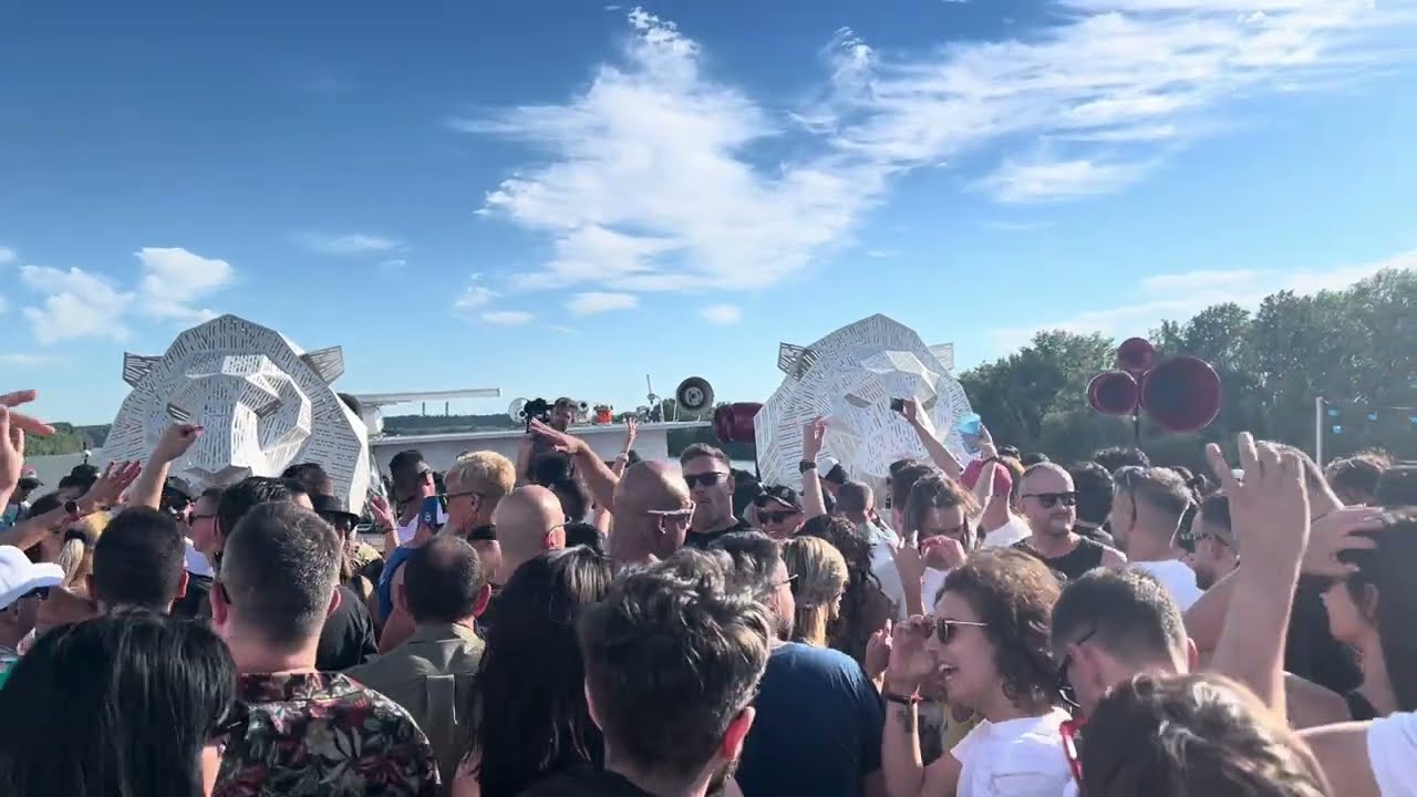 Peter Makto drops Matur - Murungu @ Cruisin Budapest (06.07.2024)