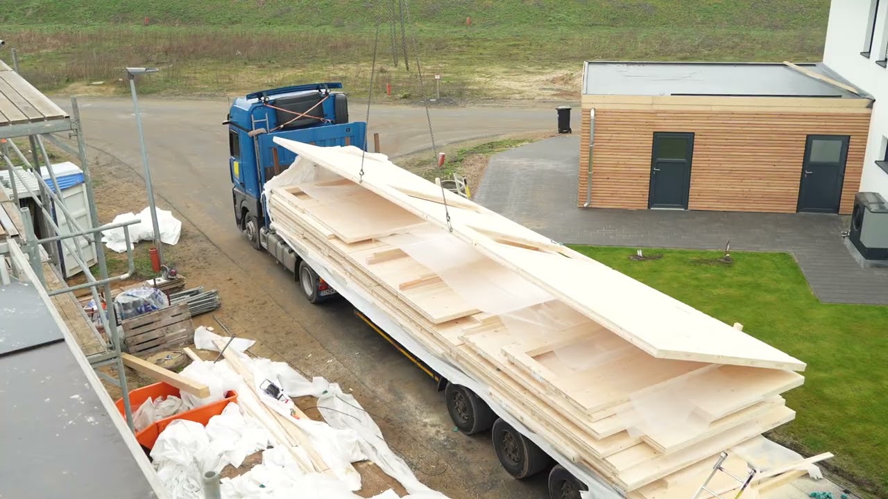 Aufbau eines Doppelhauses aus Holz / CLT in ca. 12 Stunden
