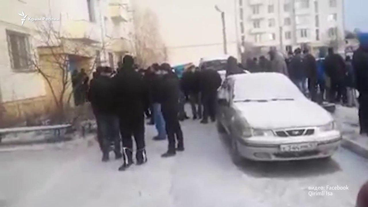 В доме крымского татарина из Бахчисарая провели обыск, его увезли в РОВД