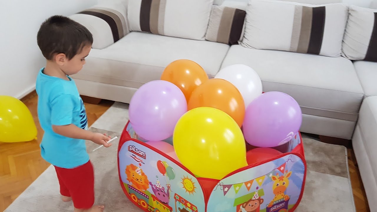 Buğra Balonları Patlattı Berat Ağladı. Eğlenceli &Ccedil;ocuk Videosu