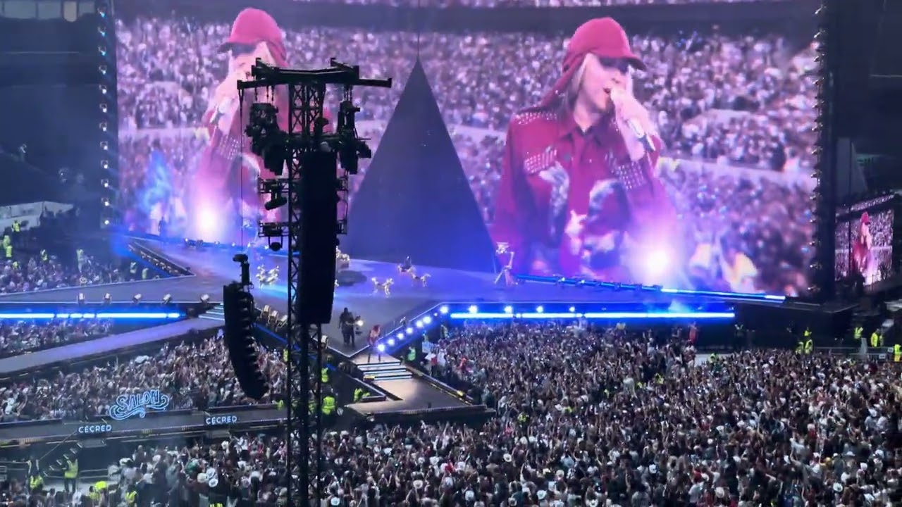 Beyoncé Cowboy Carter Tour Act 4 - Riverdance Tyrant Thique Levi’s Jeans London 10th June 2025
