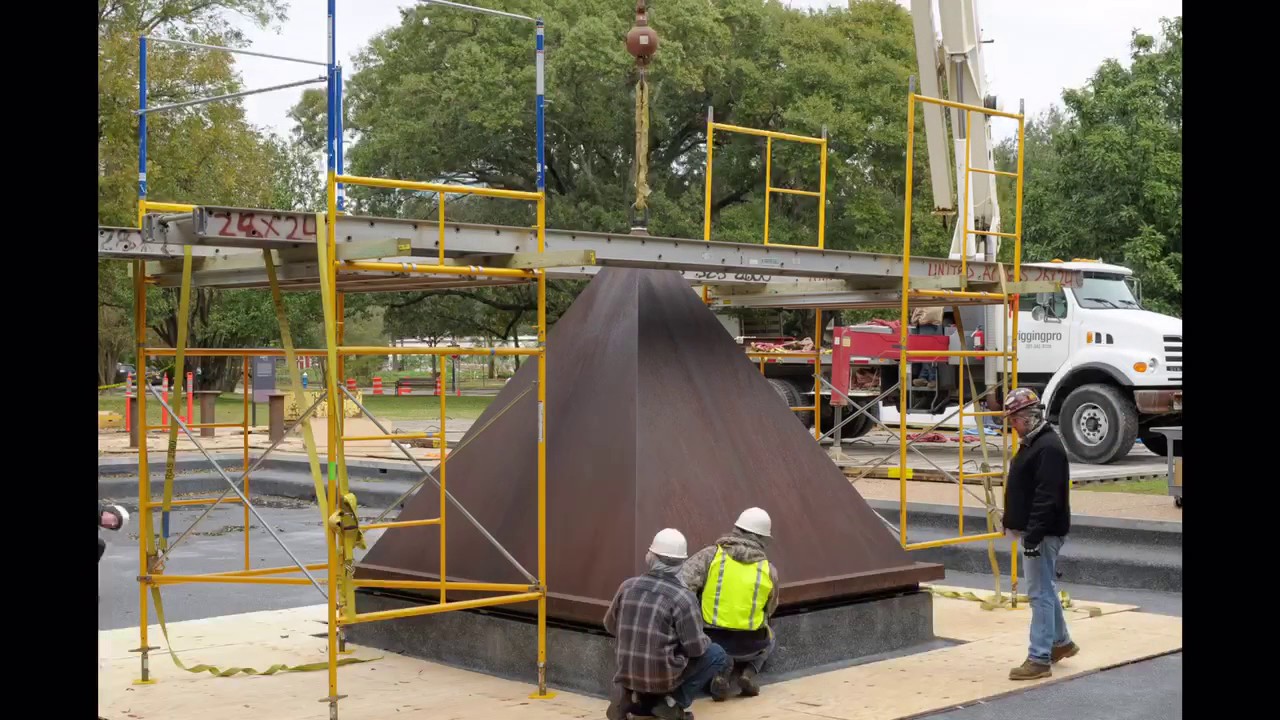 Installing Barnett Newman's Broken Obelisk
