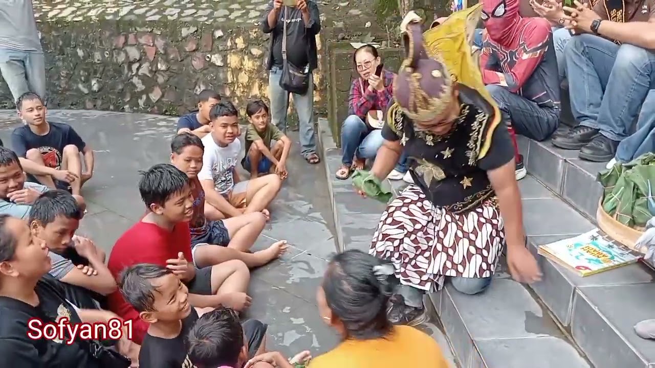 Super Hero Gatutkaca Padusan di Obyek Wisata Batu Seribu Sukoharjo
