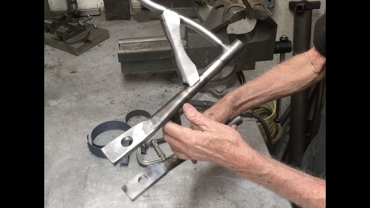 AJS Cafe Scrambler - Project: A Proper Centre-Stand