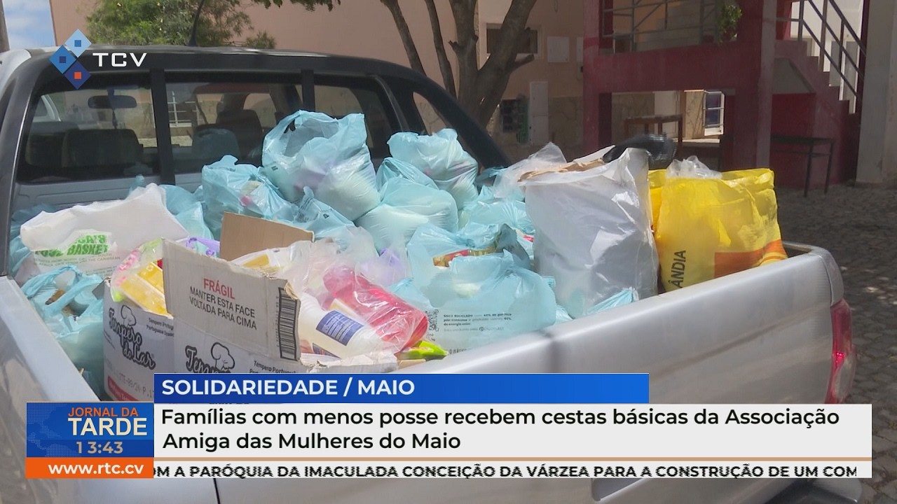 Famílias com menos posse recebem cestas básicas da Associação Amiga das Mulheres do Maio