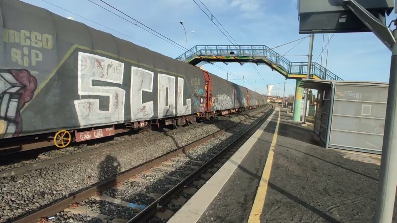 Fret régiorail en gare de Gerzat class 66 + wagons bâché ermewa + klaxon.