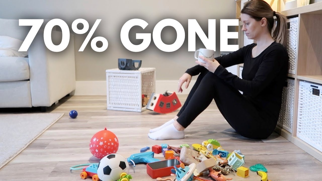 Millennial moms are overwhelmed by toys 🤯 70% GONE | How to declutter toys EASILY | Minimalism