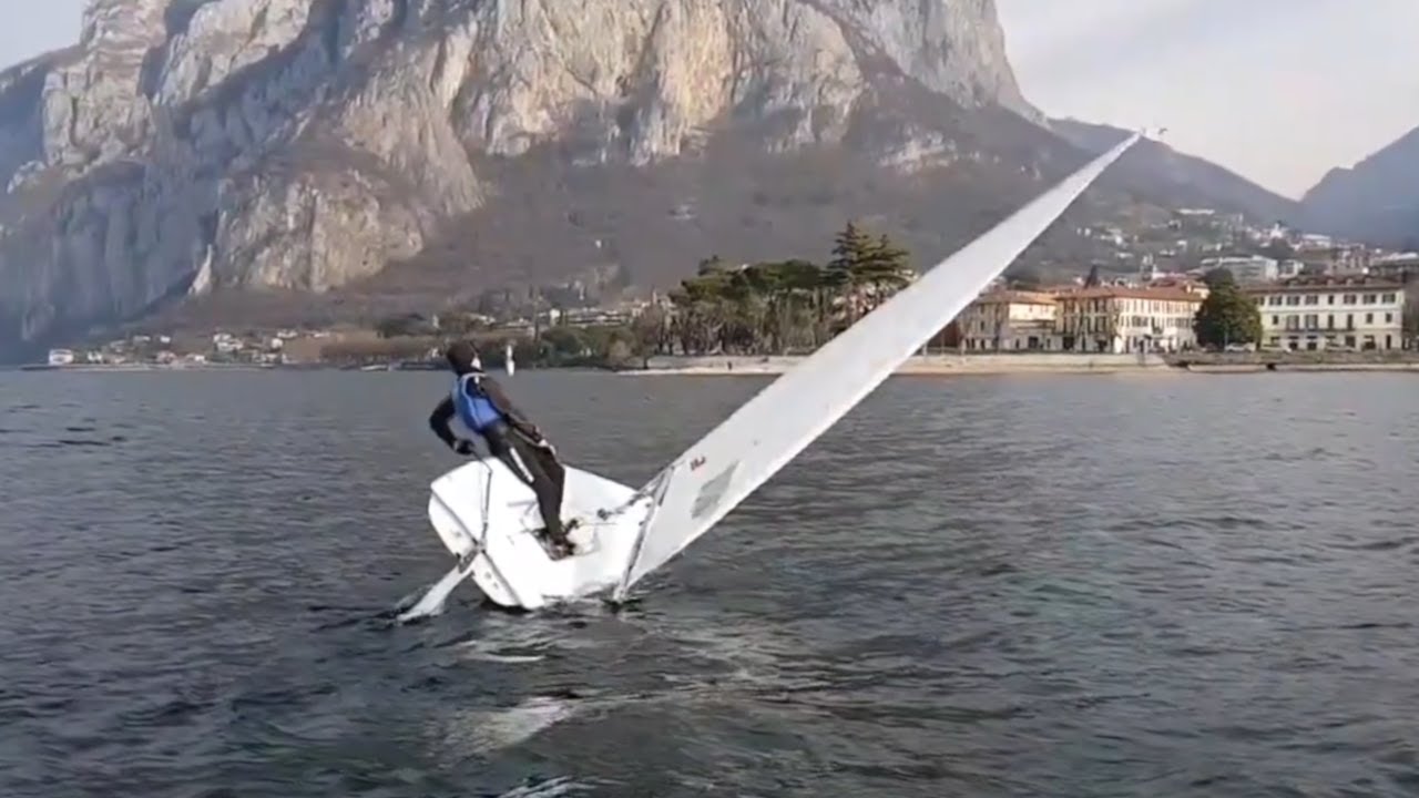 Virata con rollio in Laser