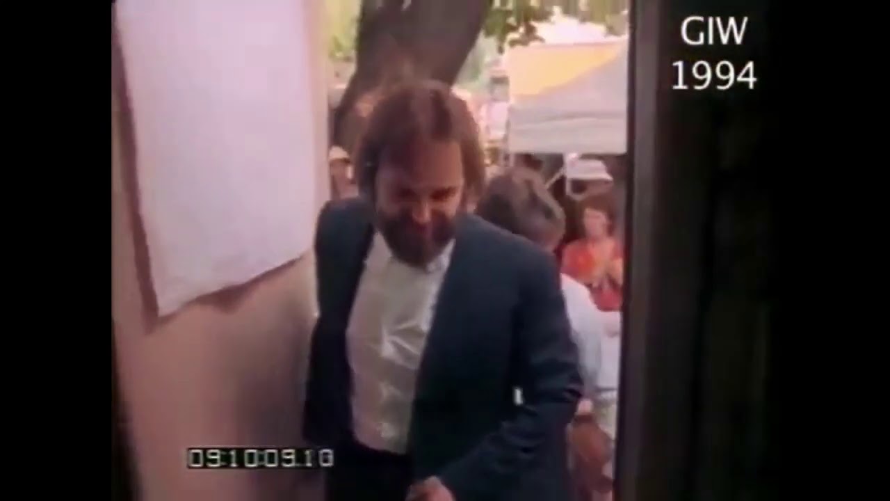 Brian And Carl Wilson backstage in 1984