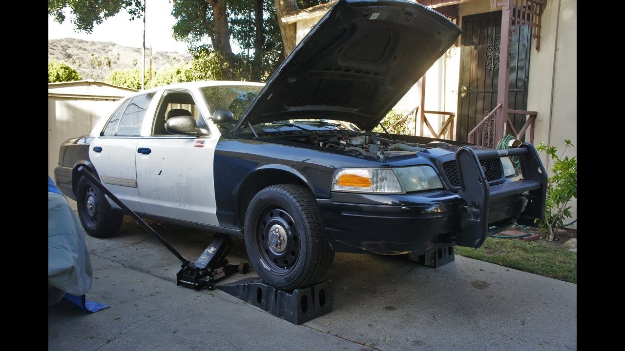 Part 1 - Putting a Police Car Together in 7 Minutes - Ford Crown Victoria P71