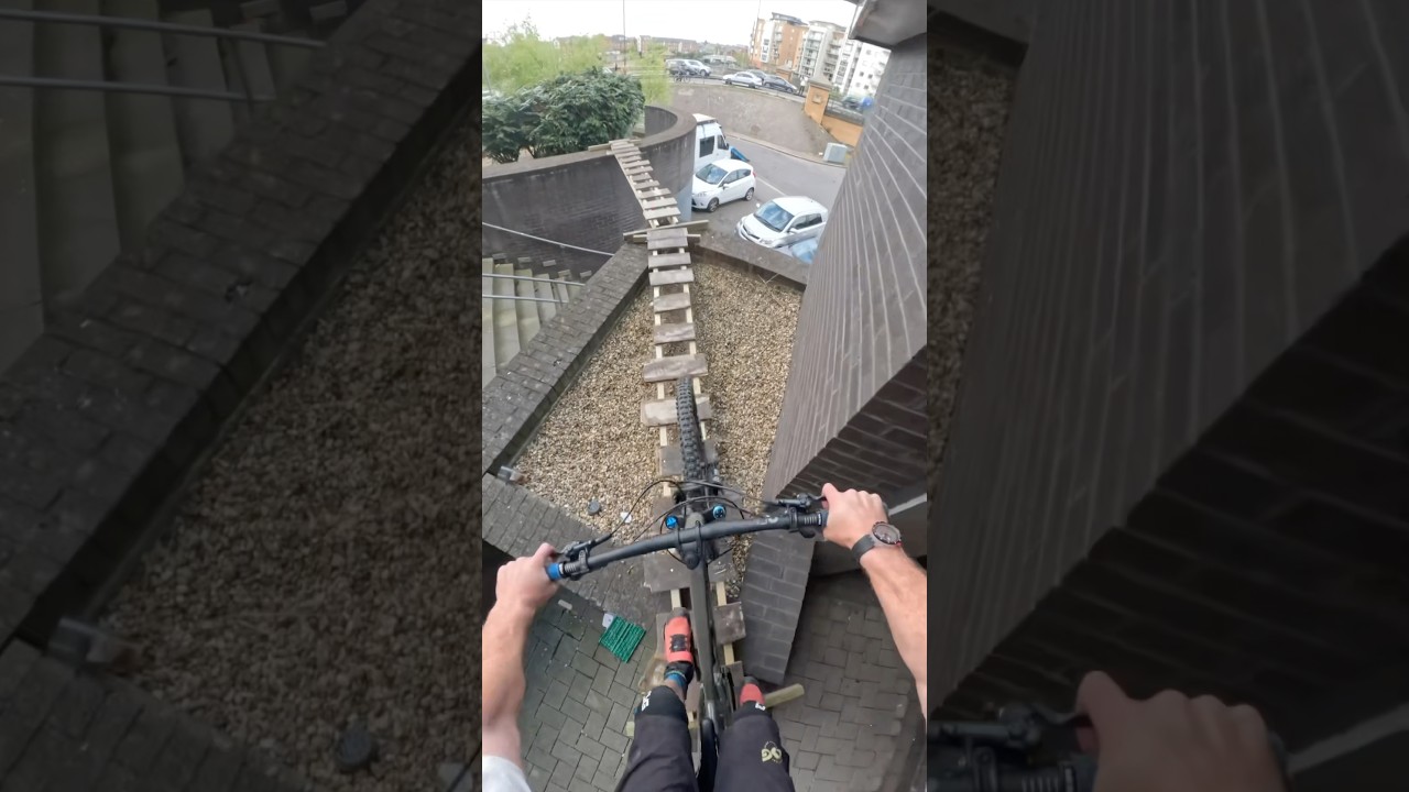 GNARLY URBAN MOUNTAIN BIKE TRAIL!