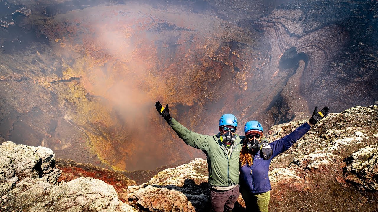 HIKING INTO AN ACTIVE VOLCANO!!!