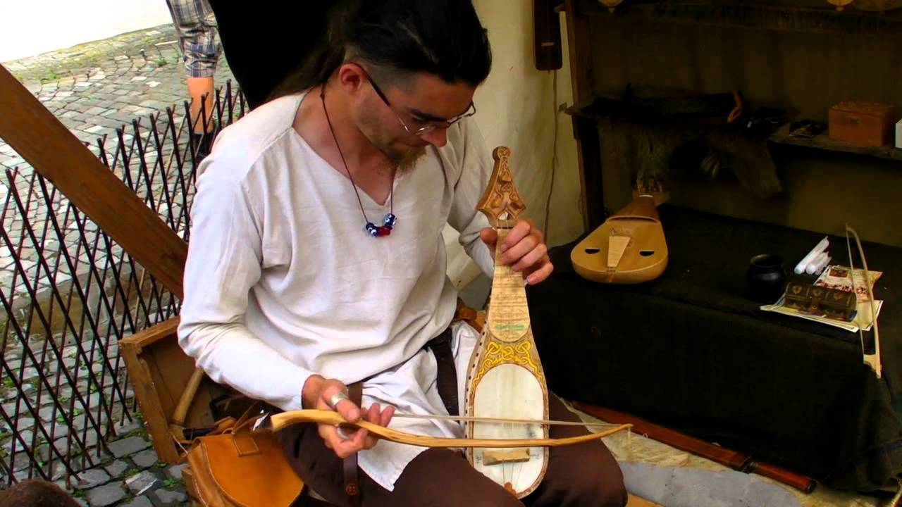 mittelalterliche Musikinstrumente Morgotton Lutherie Les Medievales Saint Ursanne 2011