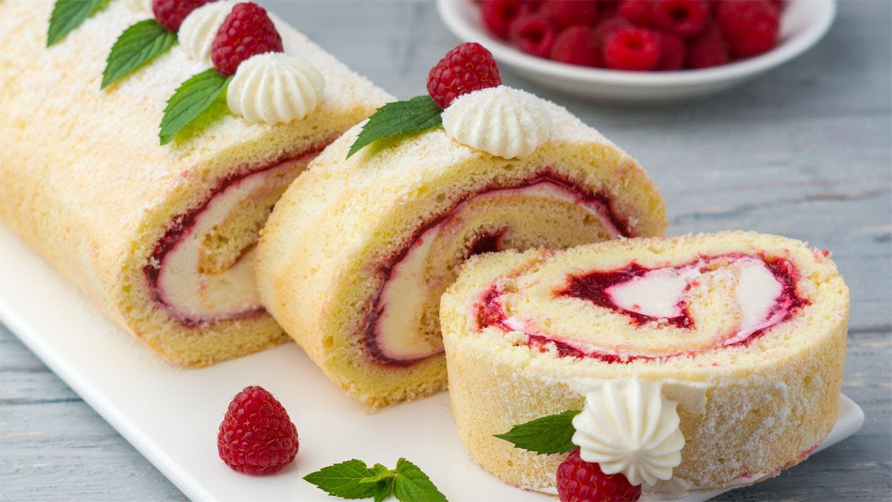 Такого вкусного малинового рулета вы еще не ели! Этот рецепт понравится всем!