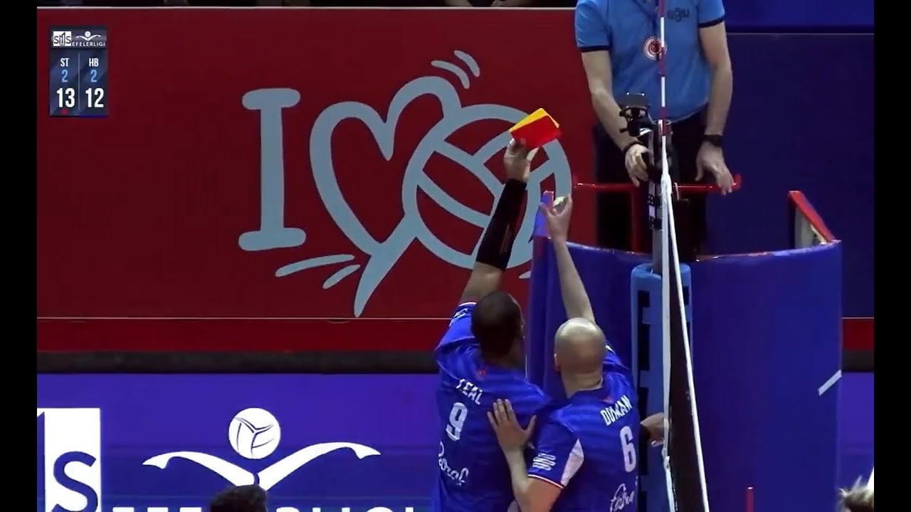 Turchia: Leal ne combina un'altra... Espulso, toglie i cartellini all'arbitro