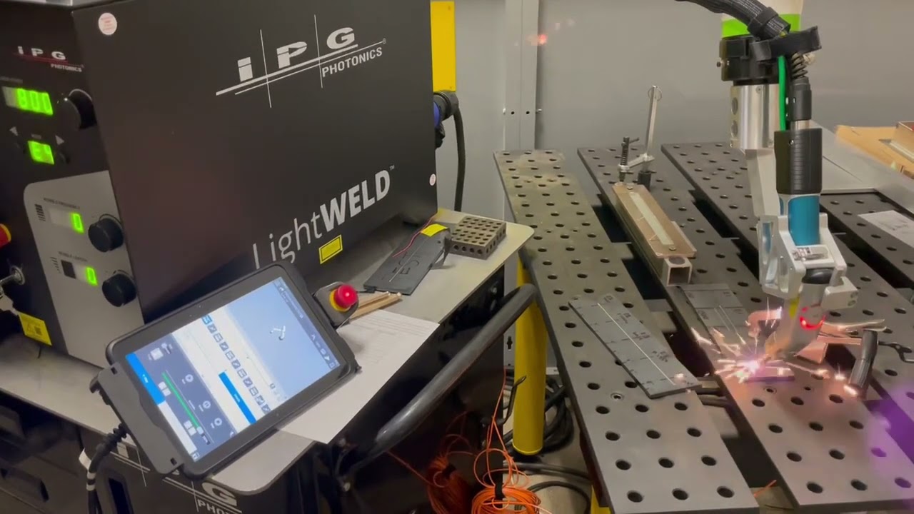 LightBOT - Fanuc CRX Co Robot - IPG LightWELD Changing IPG Presets