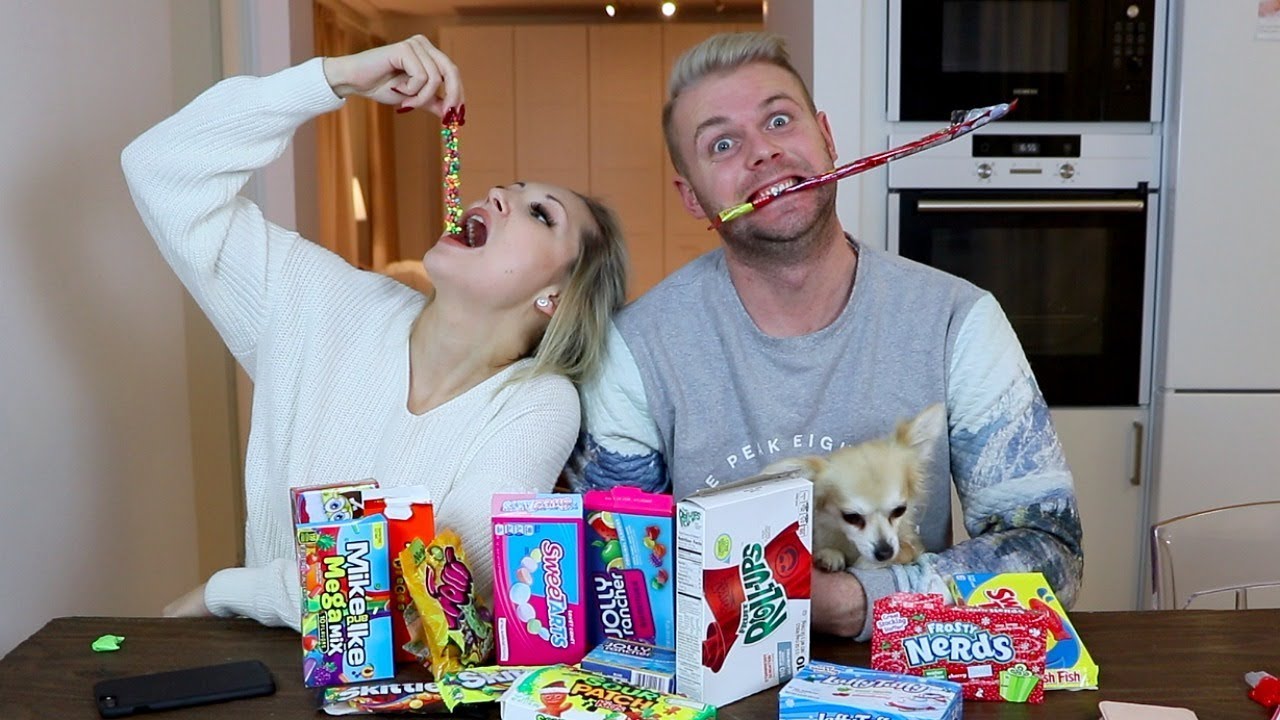 VI TESTAR RIKTIGT USA GODIS ♡ tatuera tungan?