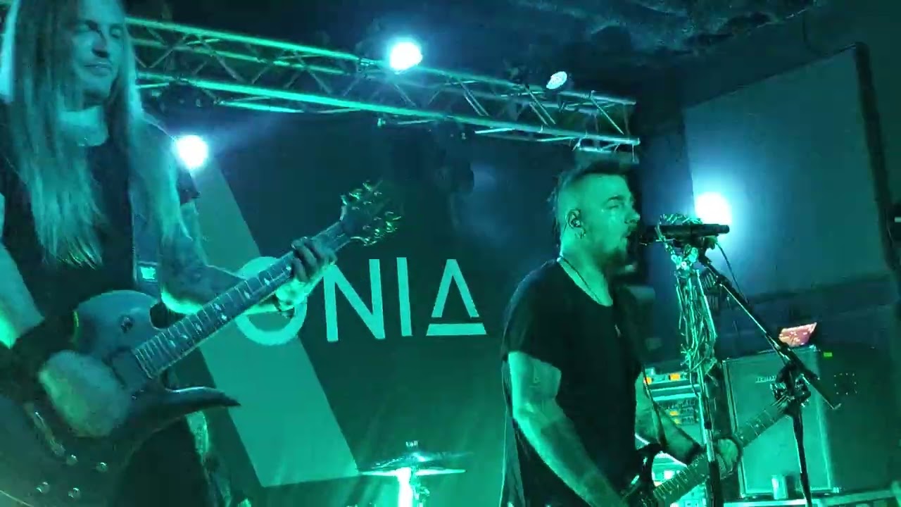 Saint Asonia - I Don't Care (Live in Indianapolis)