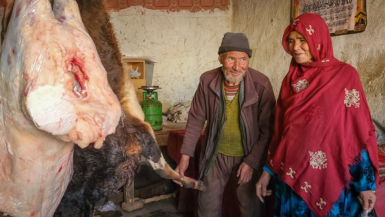Shopping with Old Lovers in the Bazaar | Old Lovers Local Chapli Kabab and Naan recipe with guests