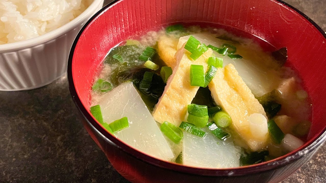 Tokyo — An Ordinary Bowl of Turnip, Aburaage, and Wakame Miso Soup