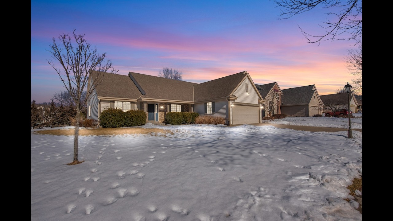 1960 Foxcroft Ln, Waukesha, WI