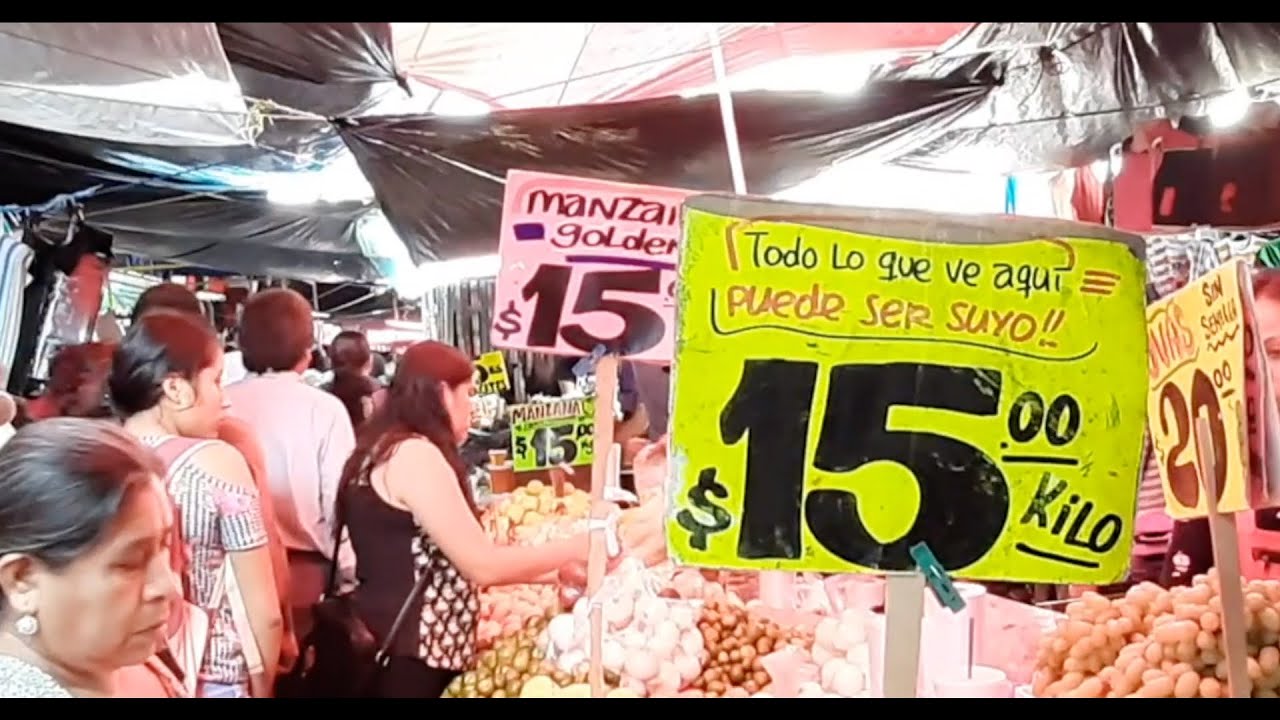 UN DÍA EN EL MERCADO DE  XICOTEPEC. TODO LO QUE VE AQUÍ PUEDE SER SUYO!!