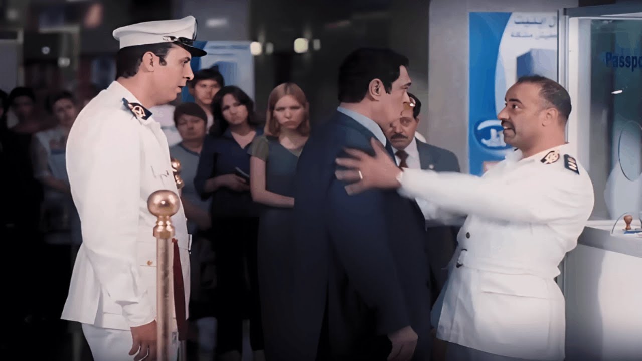 ودي بقي روسية الشعب تحيا مصر يا عم الحج🤣 ربع ساعة صريخ ضحك مع اللمبي وهو بيقبض علي مجرم المطار🤣