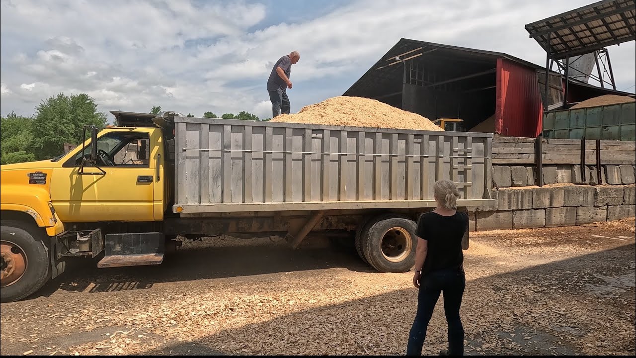 First field breakdown and a little downtime hauling bedding…