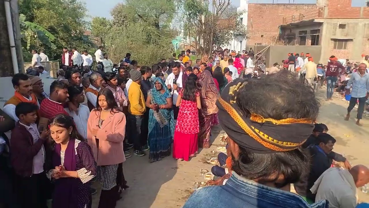 गया ठाकुर जी का प्रसाद वितरण किया गया समोधपुर जौनपुर में #trending #ठाकुरजी #प्रसाद #viral #video 