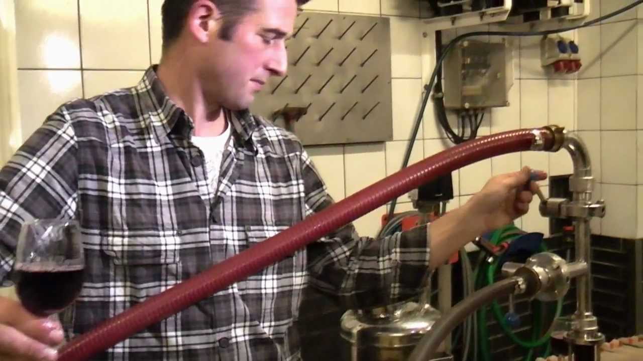 Die Herstellung von Glühwein aus Ahrwein beim Winzer. www.ahrweindepot.de