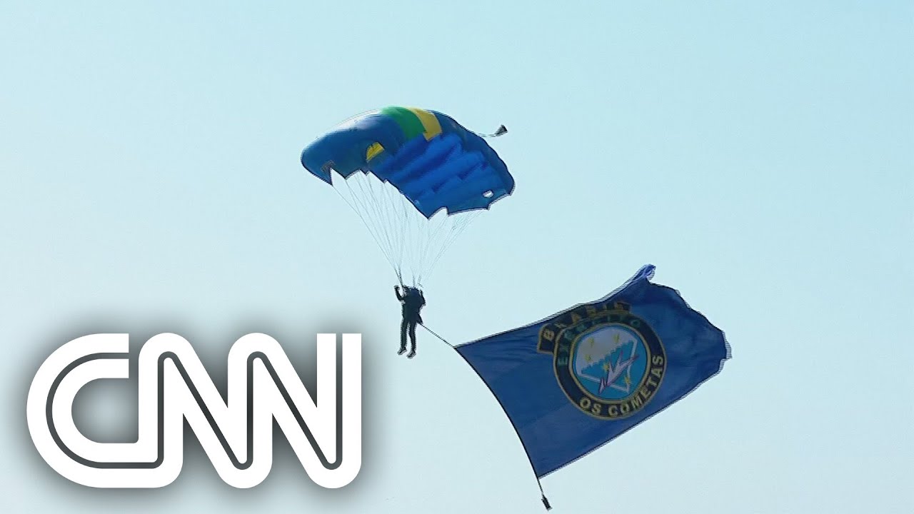 Cerimônia do Dia da Independência tem performance de paraquedistas | NOVO DIA