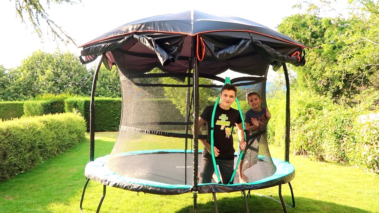 CHALLENGES ET DÉFIS dans un TRAMPOLINE ! - Swan VS Néo