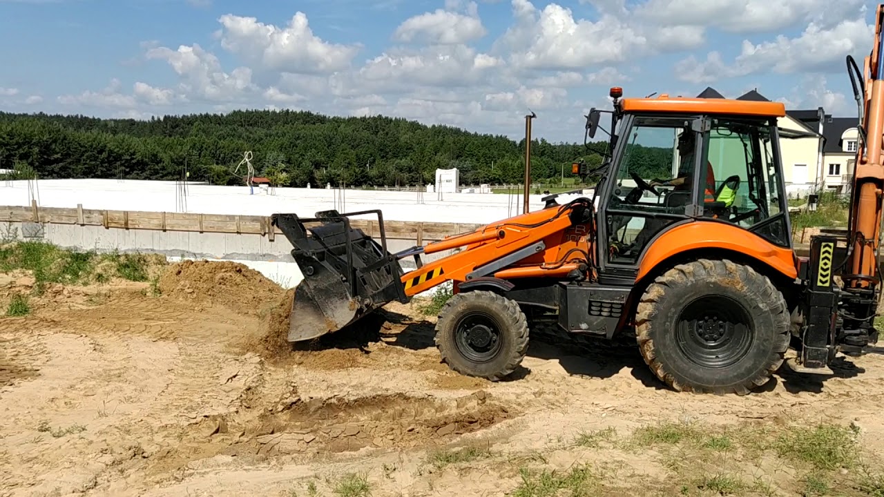 Koparko-ładowarka Fiat Hitachi  FB 100 na flotilo.pl