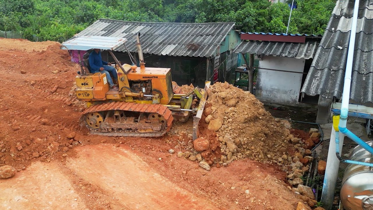Amazing! Land Fill With Excellent Skills Bulldozer Komatsu D31P Pushing Soil & 5TON Trucks Dumping