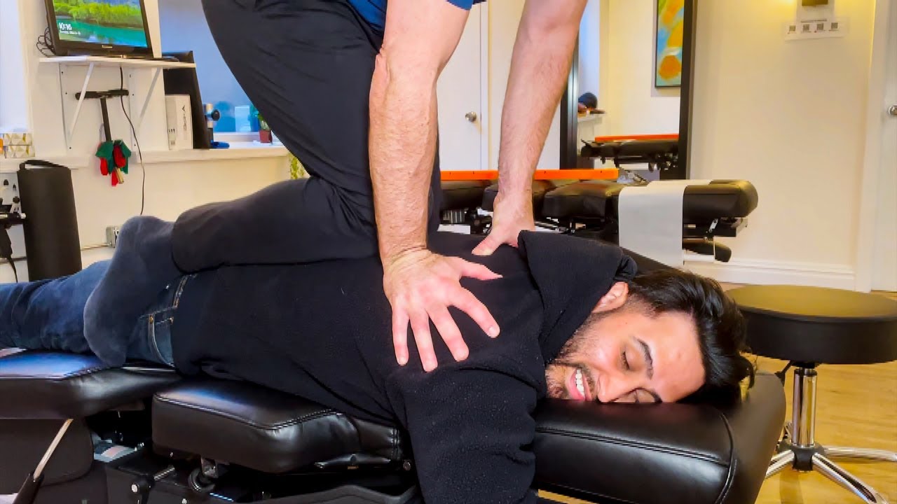 MAN CAN NOW TOUCH HIS TOES **AND SEE!** 😂 HILARIOUS CHIROPRACTIC SESSION