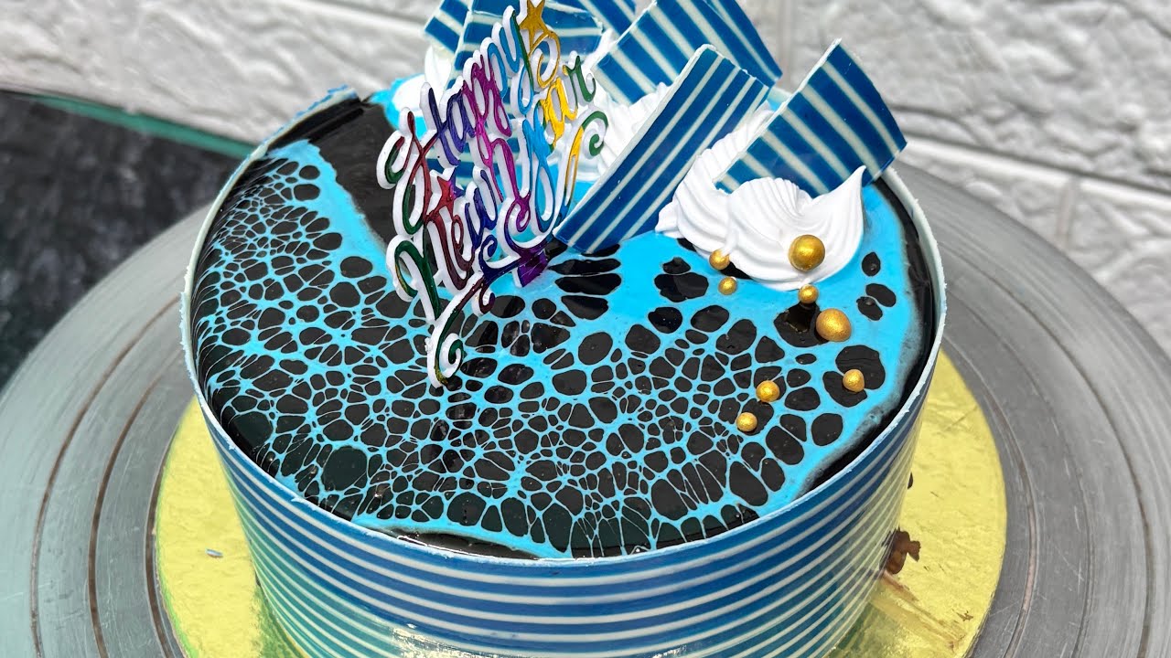 Chocolate mirror glaze cake kaise banaye 