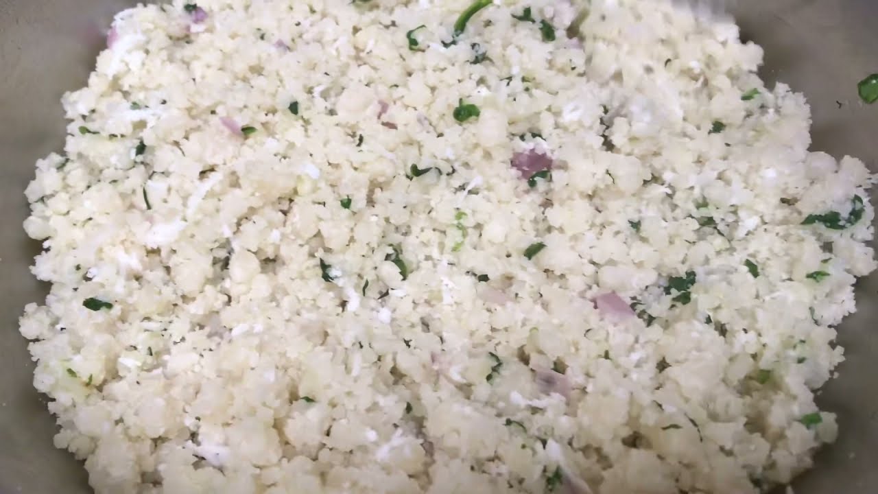 Spinach puttu/கீரைப் புட்டு