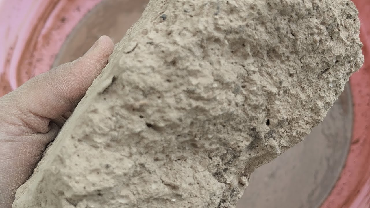 mud dirt gritty crumbling in claypot dry mixing dipping in water 🌊#enjoy #asmr #concrete