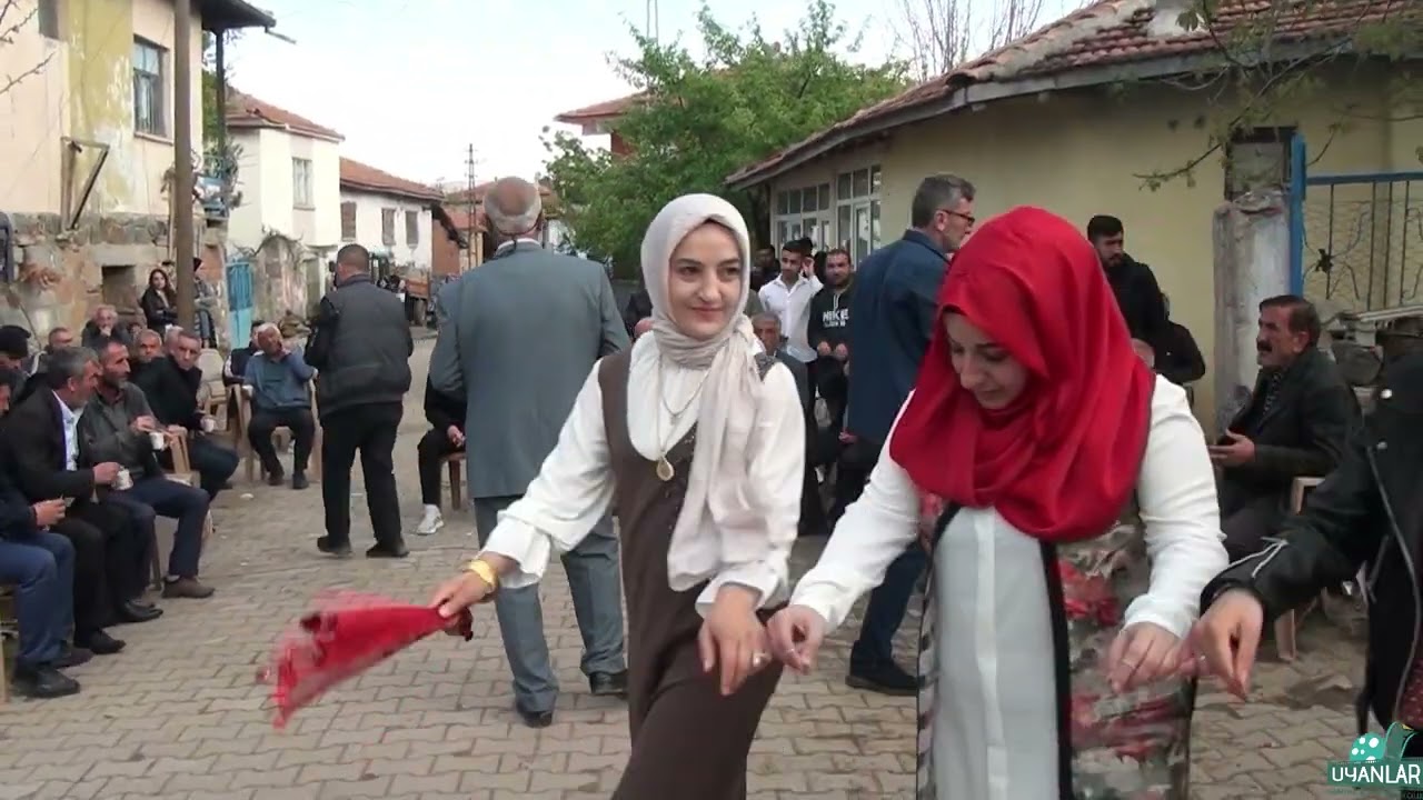 Esra & Mustafa ( Erkek Evi ) -2