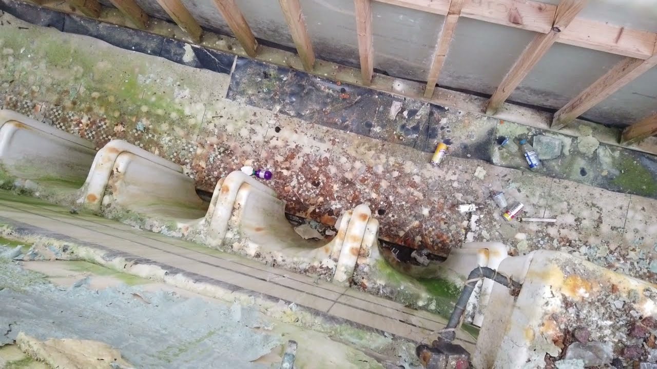 Secret old derelict Loo ! Blackpool