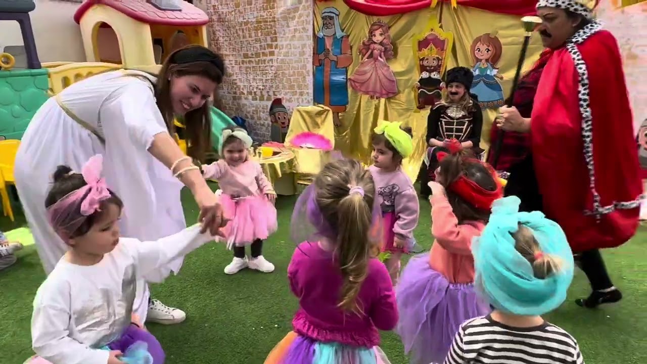 מגילת אסתר הגן של אלן