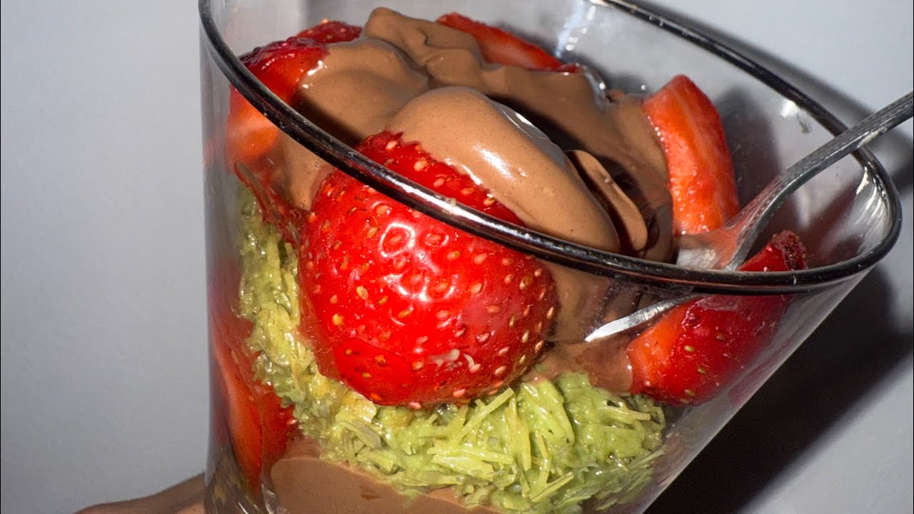 Dubai Chocolate Strawberry Cups 🍓🍫