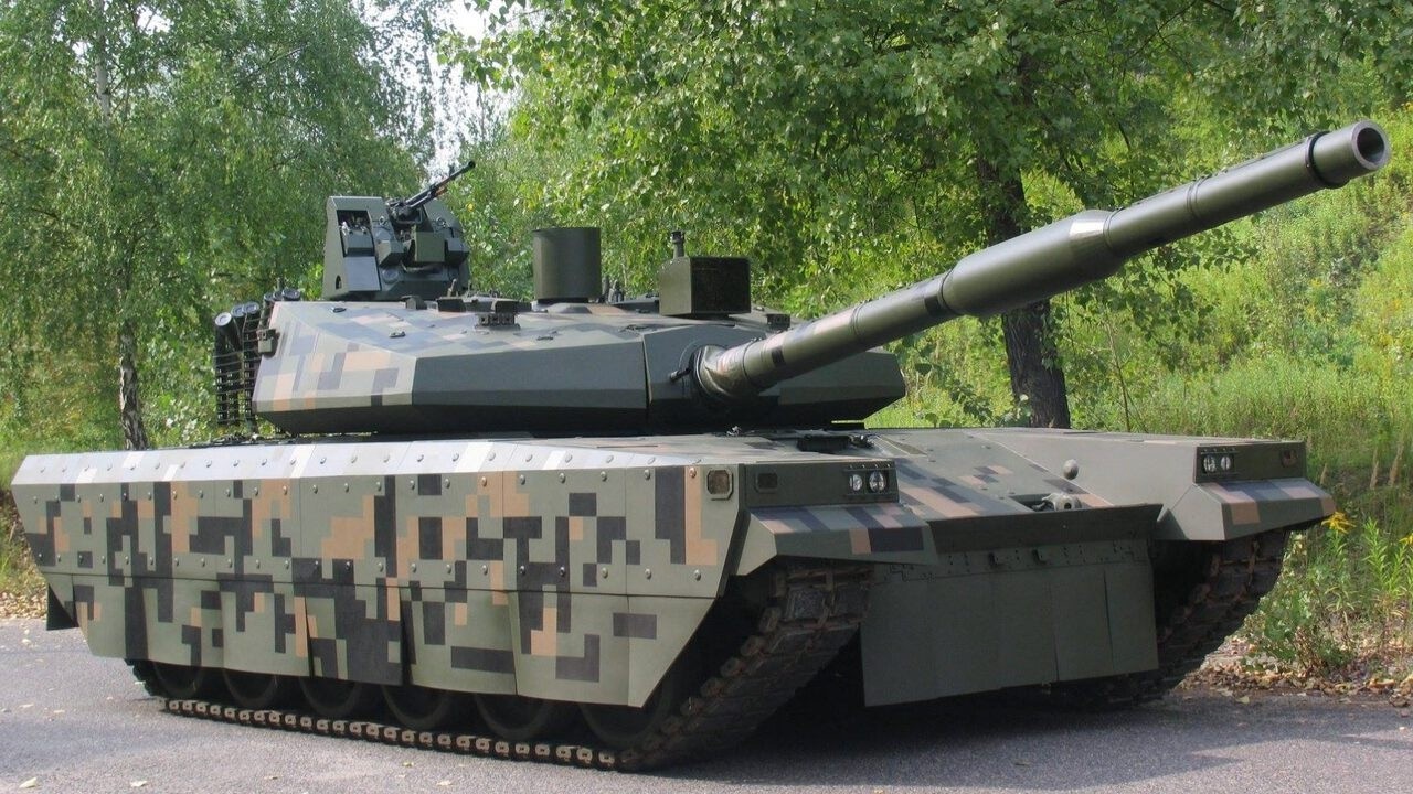 Polska pokazała własny czołg PT-16 &mdash; a dziś w tej samej fabryce skręca koreańskie K2